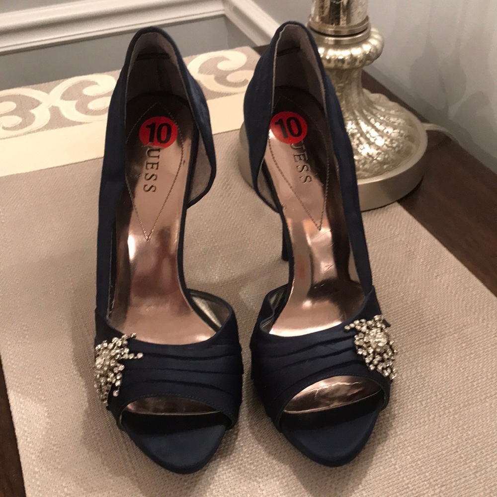 Never worn Guess Navy d’Orsay heels